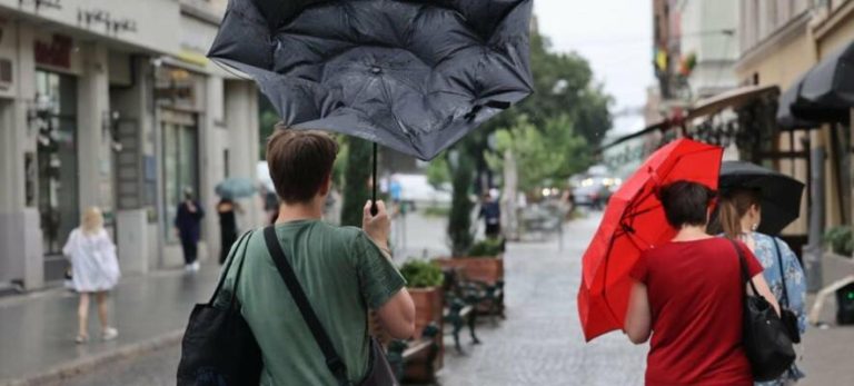 На 7 липня у Львові оголосили штормове попередження через наближення негоди