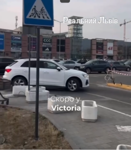 У Львові мешканців спального району залишать без паркувальних місць