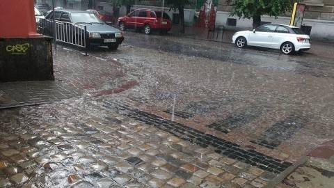 Погода в п’ятницю: гроза та спека до +29°C