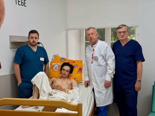Львівські медики врятували 16-річного підлітка зі складним потрійним переломом ноги після аварії