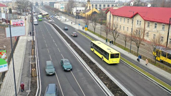 У Львові тимчасово перекриють рух на низці вулиць: список локацій