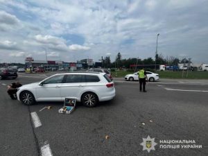 У Стрию жінка за кермом Volkswagen Passat наїхала на двох пішоходів