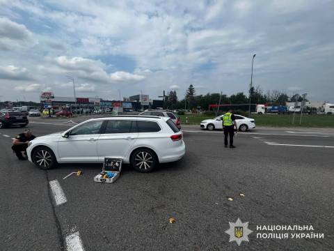 У Стрию жінка за кермом Volkswagen Passat наїхала на двох пішоходів
