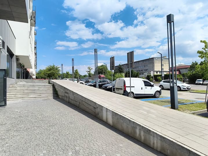 У Львові виявили аварійно небезпечний спуск для пішоходів