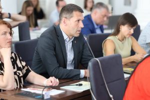 У Львові посадовцям Садового бракує щастя без 10 автобусів у кредит