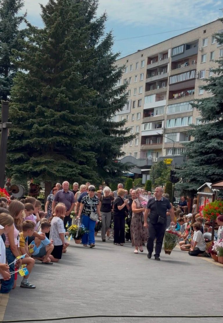 Львівщина проводить в останню путь захисника, який три роки вважався зниклим безвісти
