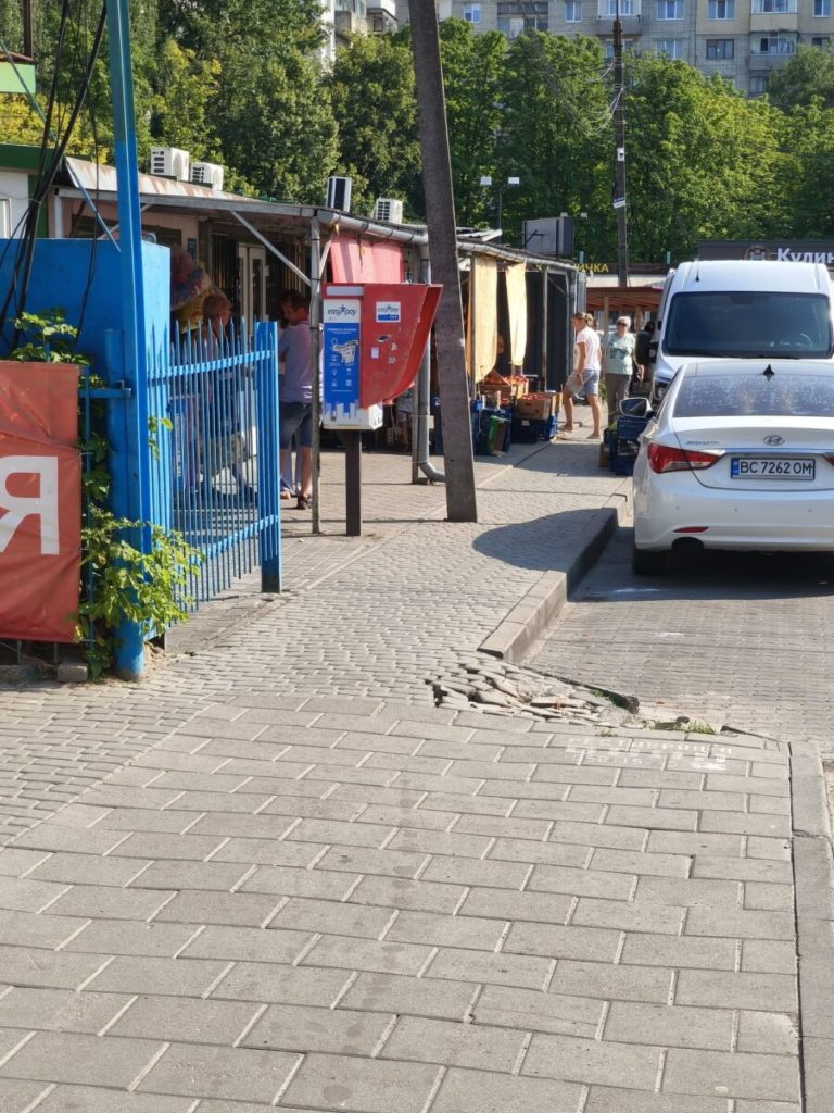 У спальному районі Львова знайшли тіло чоловіка