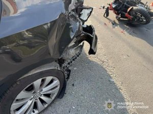 У Львові на Науковій зіткнення авто з мотоциклом: 32-річного водія двоколісного транспорту госпіталізували