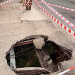 На Львівщині у ґрунті раптово утворилася глибока провалина (ФОТО)
