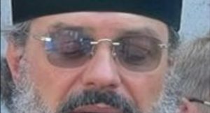 Московський піп з’явився в окулярах, що спричинили ажіотаж у Садовому