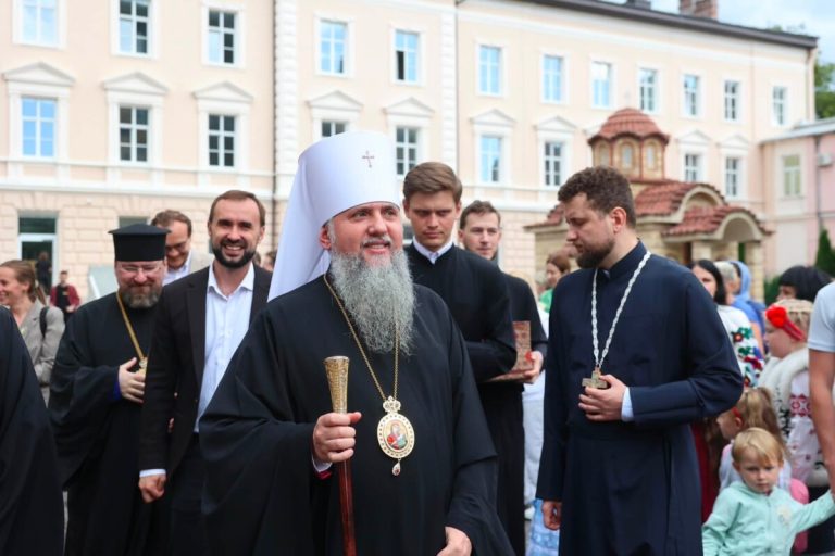Садовий надіслав Епіфанія виправляти помилку московського попа, а сам вирішив не з’являтися