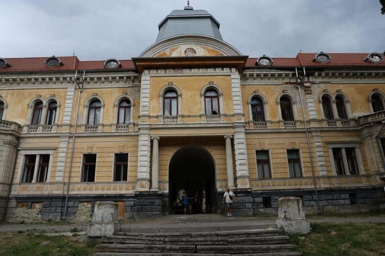 У Сколе відновили 150-річний палац і вперше відкрили його для відвідувачів
