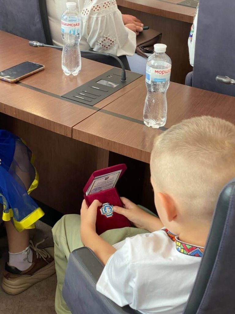 У Львові вручили родинам полеглих захисників почесні нагороди