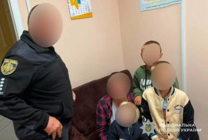 На Львівщині після тижневих пошуків знайшли жінку з трьома малолітніми дітьми