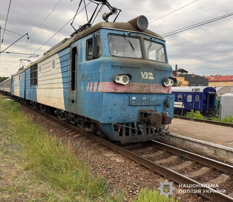 У Львові чоловік загинув під колесами поїзда (ФОТО)
