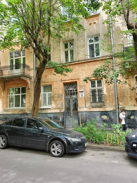 Понад 40 квадратних метрів комунального приміщення здають в оренду в пам’ятці архітектури Львова