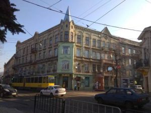 Російські окупанти спрямували по Україні понад 120 ракет та безпілотників