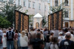У Львові з’явилася меморіальна Колона пам’яті в честь полеглих захисників України