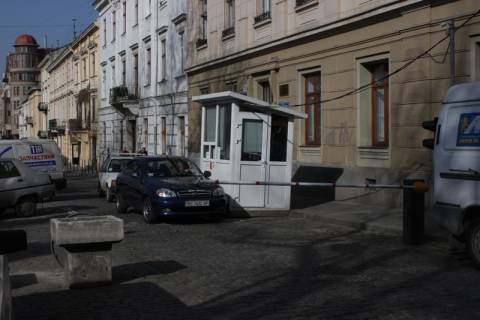 Львівську міськраду звинувачують у порушенні антимонопольного законодавства при укладенні угод з паркувальниками