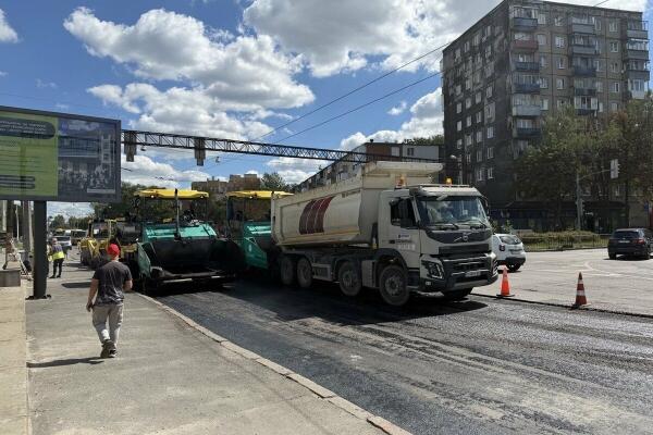 У Львові на Городоцькій стартувало асфальтування: рух організують реверсно