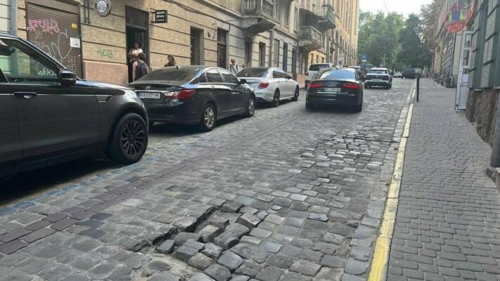 У Львові на три дні обмежать рух вулицею Гавришкевича у зв’язку з ремонтом бруківки