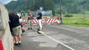 На Львівщині поліція викрила майора Нацгвардії, який намагався переправити трьох ухилянтів до кордону