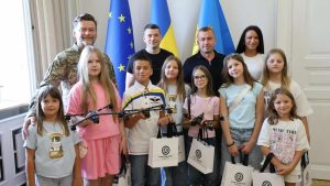 Львівські школярі зібрали 42 тисячі гривень на дрони для захисників, продаючи лимонад