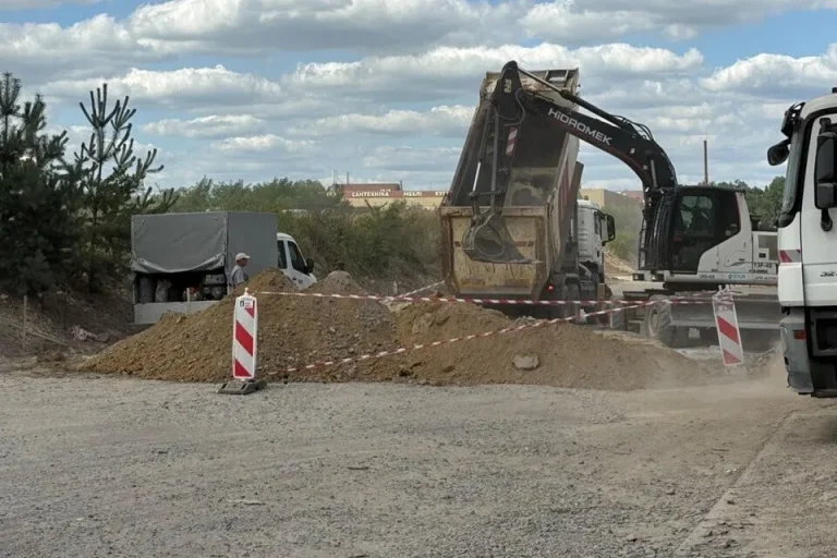 У Львові триває ремонт ще 350 метрів вулиці Конюшинної