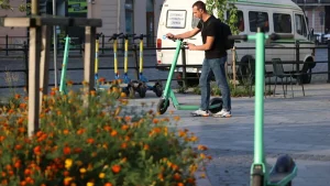 У Львові за 11 тижнів травмувалися 157 водіїв електросамокатів