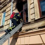 Пожежу в квартирі на львівській вулиці Мечнікова успішно ліквідовано