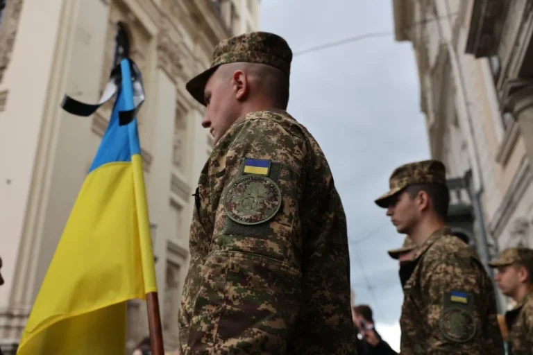 Львів проводжатиме в останню путь захисника Олега Тархова