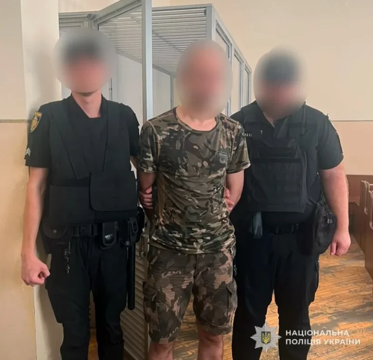 У Львові поліція затримала чоловіка, який підозрюється у грабежі магазину на Городоцькій