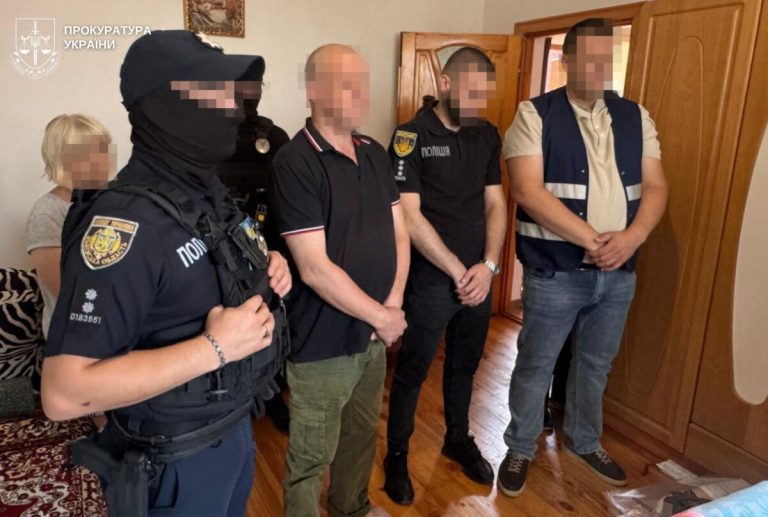На Львівщині затримали чоловіка, який виховував прийомну дитину, за підозрою у скоєному злочині