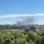 У Львові рятувальники ліквідовують масштабну пожежу в одному зі спальних районів міста