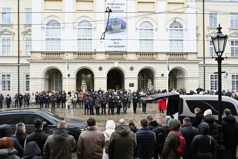 Львів проводжає в останню путь трьох Героїв, які захищали Україну