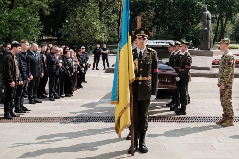 Львів віддає останню шану двом захисникам (ФОТО)