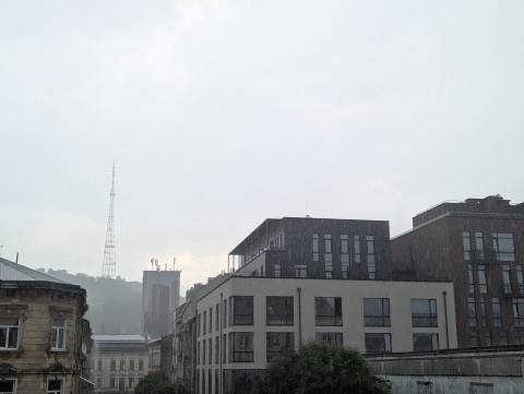 Вівторок принесе короткочасний дощ і близько +22°C