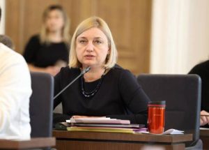 Керівниця фінансів Львова в серпні заробила понад 180 тисяч гривень