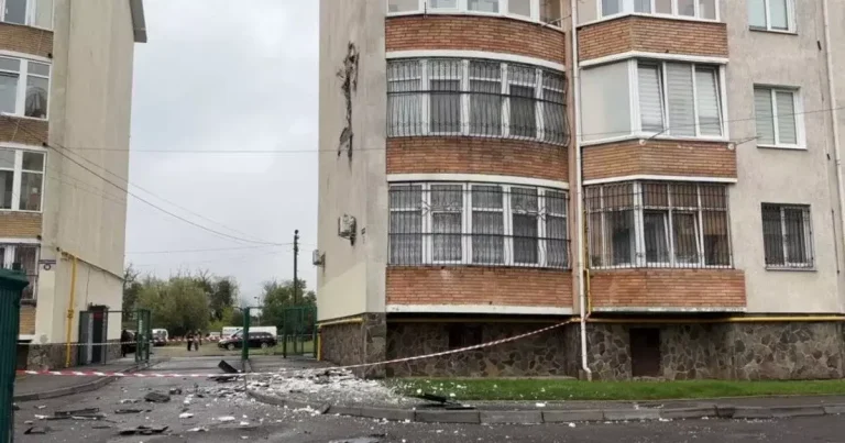 У Стрию безпілотник влучив у житловий будинок, але не вибухнув