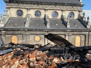 У Львові реконструюють дзвіницю і вітражі храму Андрія, пошкоджені внаслідок російського обстрілу