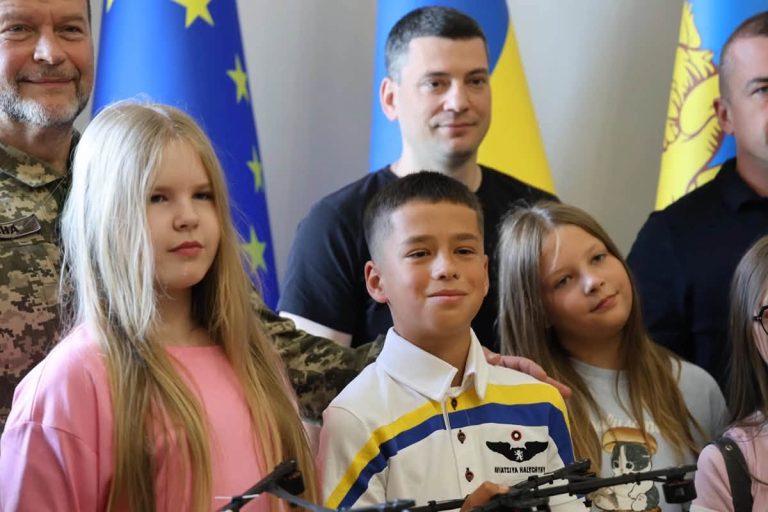 У Львівській обл. діти три роки продавали лимонад, щоб підтримати ЗСУ