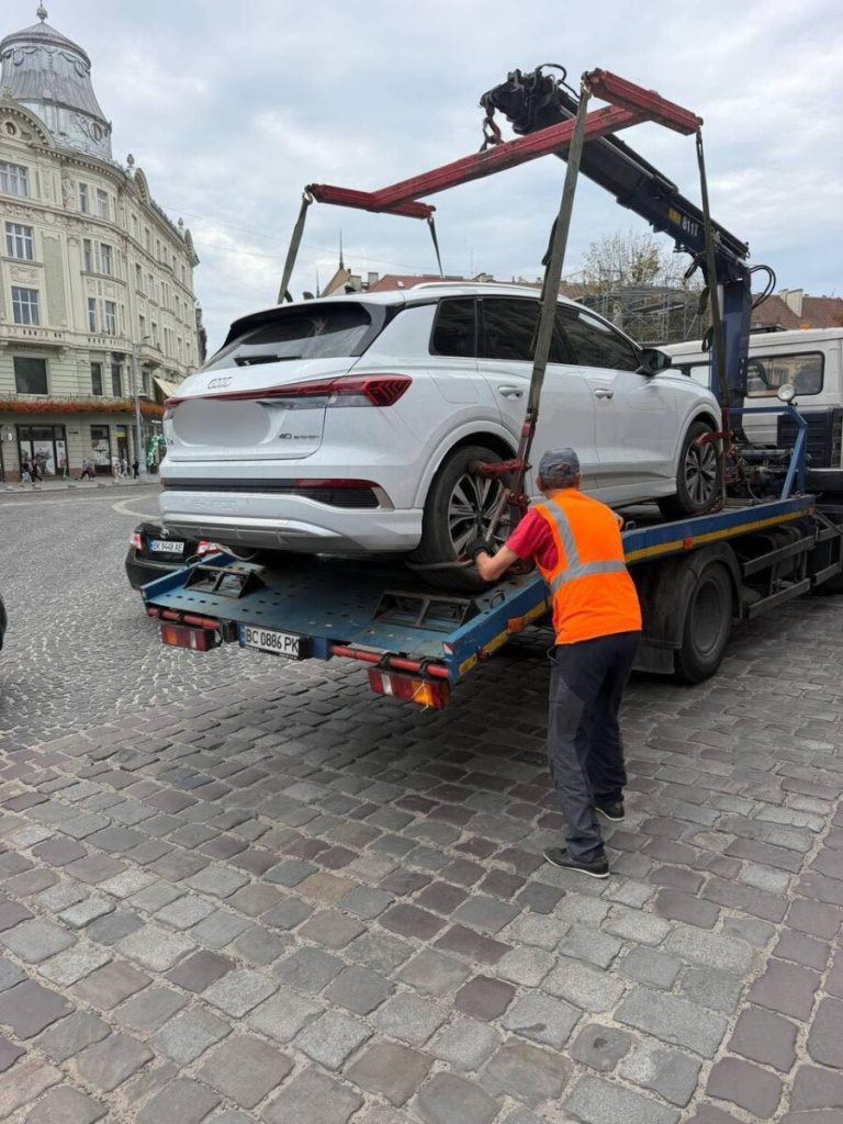 У Львові злочинці викрали 52 автівки (ФОТО)