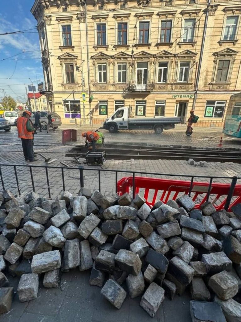 У Львові команда Садового тимчасово зупинила рух на популярній вулиці