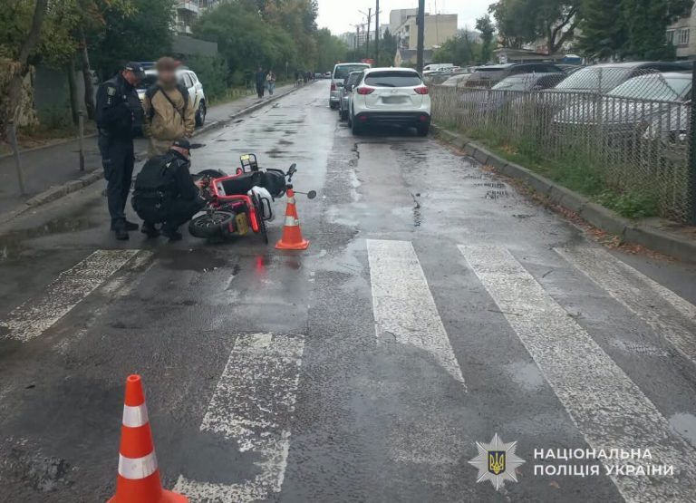 У Львові жінка постраждала внаслідок наїзду 23-річного водія електроскутера
