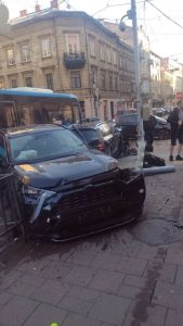 У центрі Львова сталася масштабна автопригода