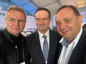 Під час селфі з Марцінківим Садовий піднявся на Хом’як