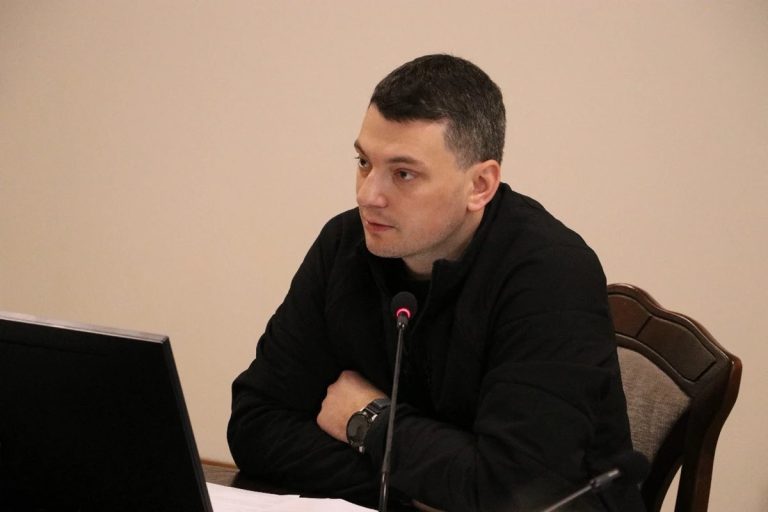 Андрій Годик викрив схеми маніпуляцій фаворита Садового Андрія Закалюка
