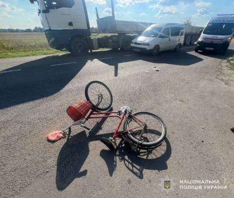 Біля Жидачева сталася аварія за участю водійки Fiat Scudo і велосипедистки