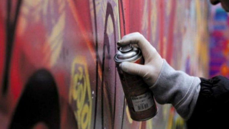 Ісламський культурний центр у Львові розмалювали свастикою, поліція розпочала розслідування