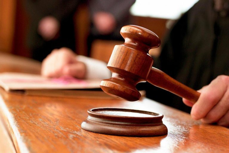 На Львівщині затримали постачальника наркотиків до колонії, який кидав їх через паркан рогаткою